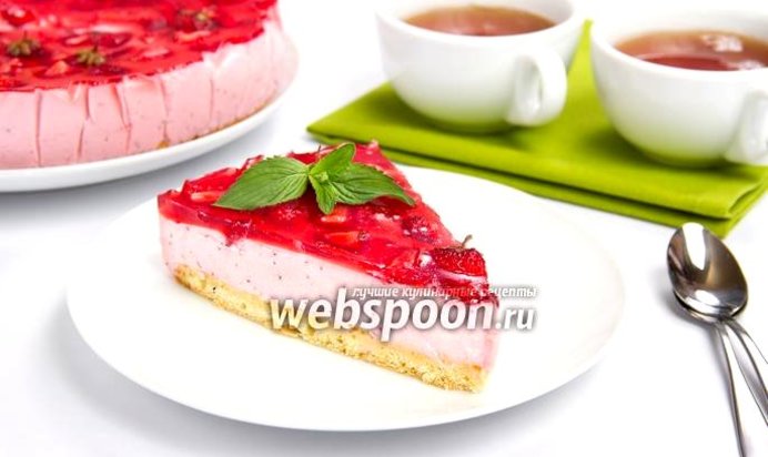 Торт с клубничным муссом и желе