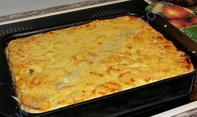Картофельная запеканка с сыром и луком