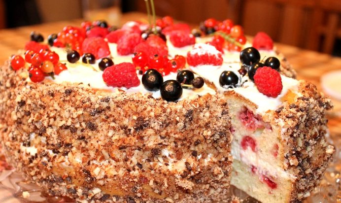 Малиновый торт в мультиварке