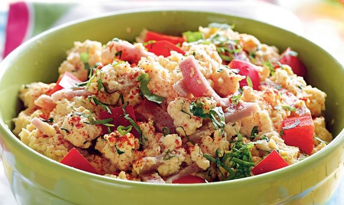 Мороженое и коктейль с соком облепихи