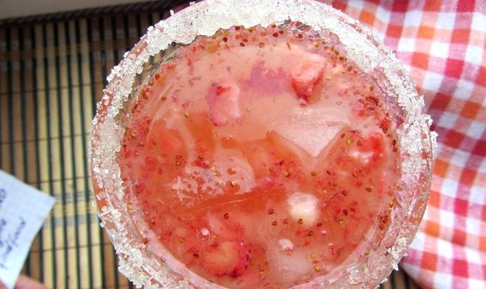 Клубнично-мятный коктейль