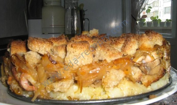 Постная запеканка с креветками, грибами