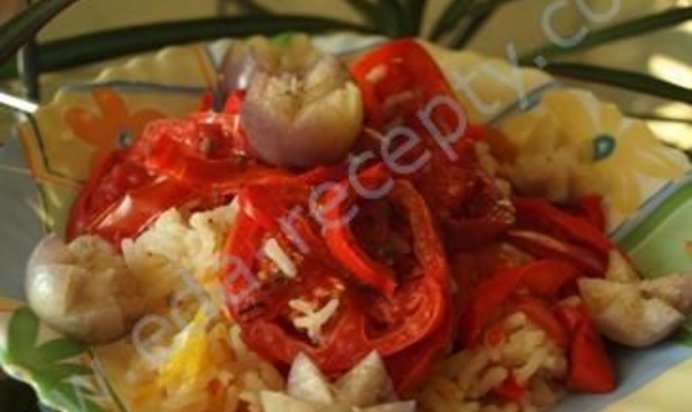 Рис с помидорами под шубой