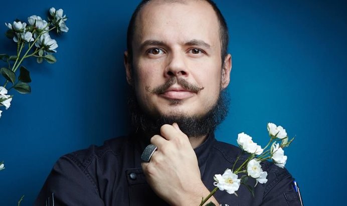 Хумус с льняными чипсами от Павла Заварзина