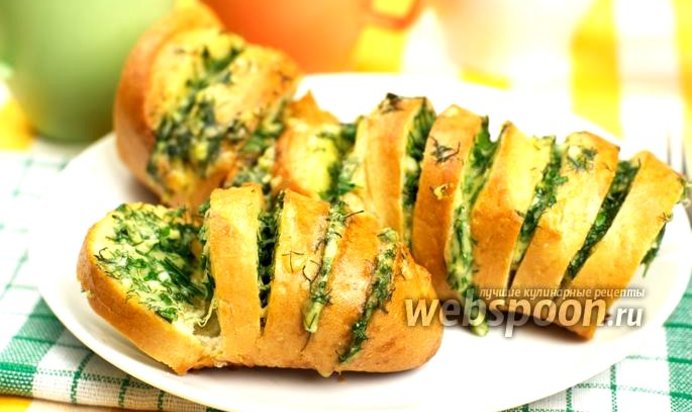 Запечённый батон с сыром и чесноком