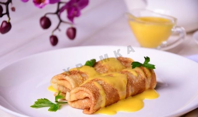 Блины с грибами под голландским соусом