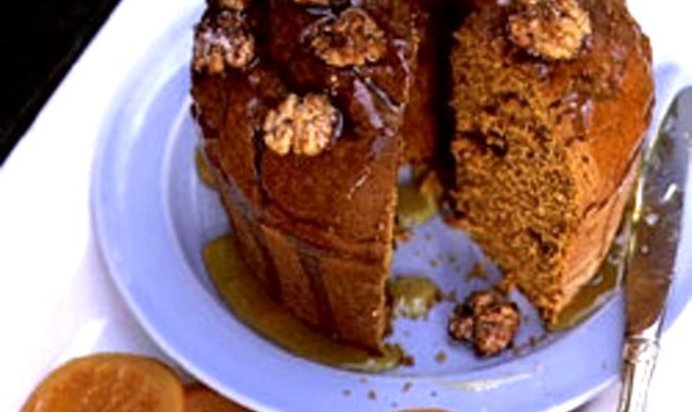 Тыквенно-ореховый торт с апельсиновыми цукатами