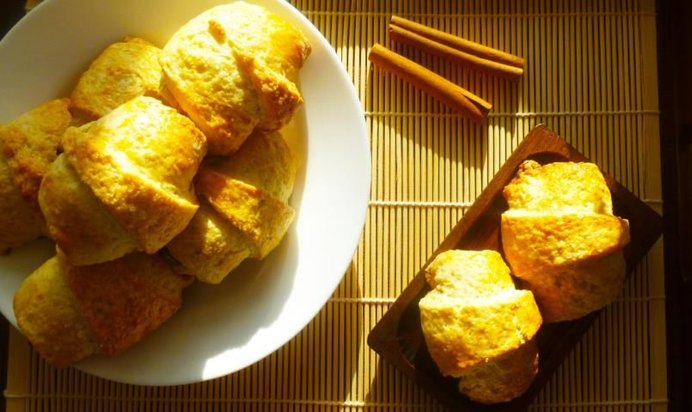 Круассаны с бананом и корицей