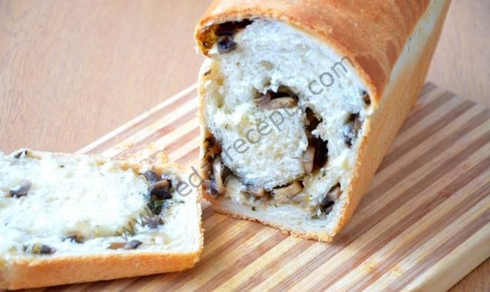 Постный хлеб с грибной начинкой