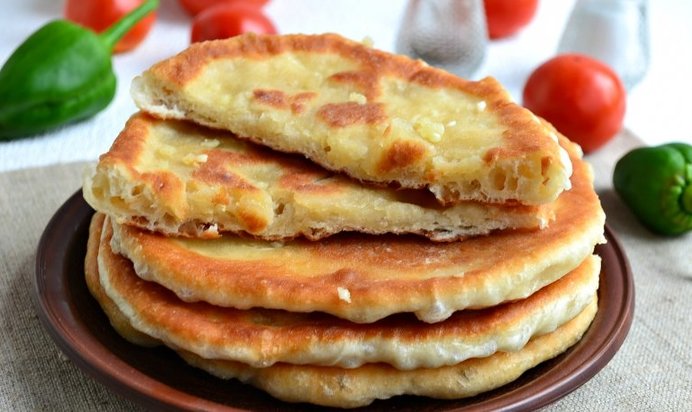 Чесночные лепешки в мультиварке