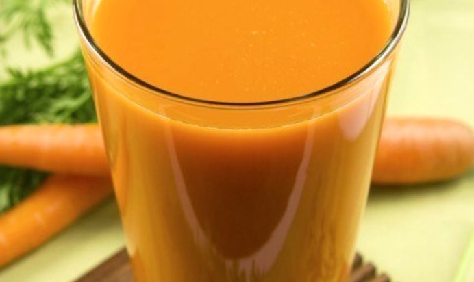 Капустно-морковный сок с имбирем
