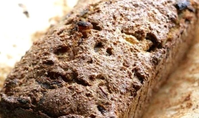 Ржаной хлеб с курагой