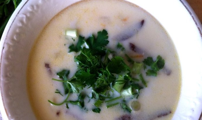 Сырный суп с колбасой