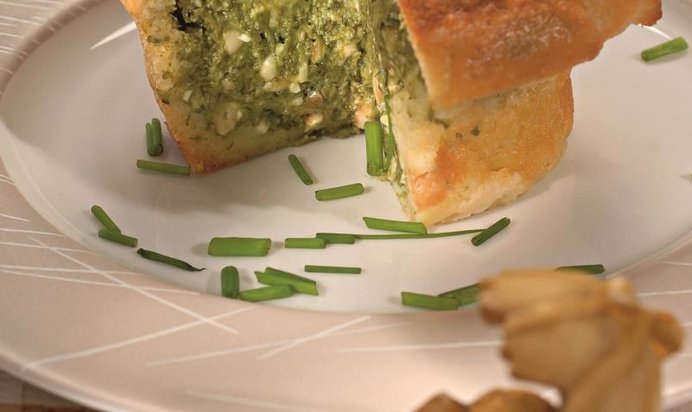 Хлебный пудинг со шпинатом