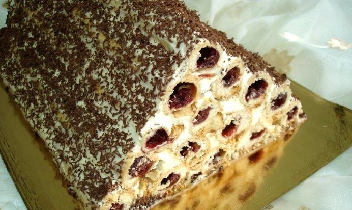 Торт Монастырская изба с вишней