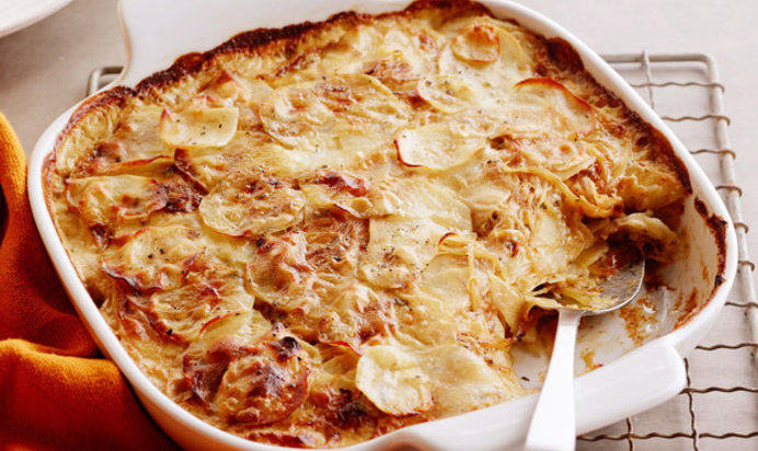 Картофельная запеканка с луком