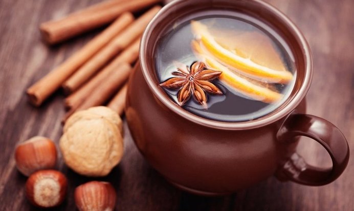 Пять рецептов согревающих зимних напитков