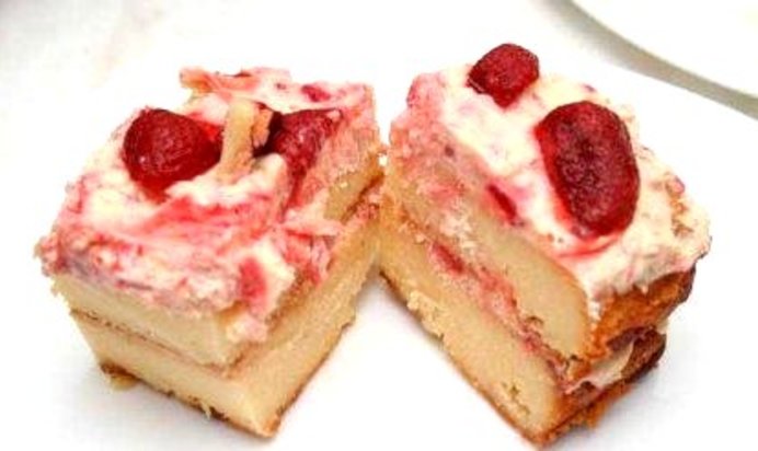 Творожно-клубничный торт