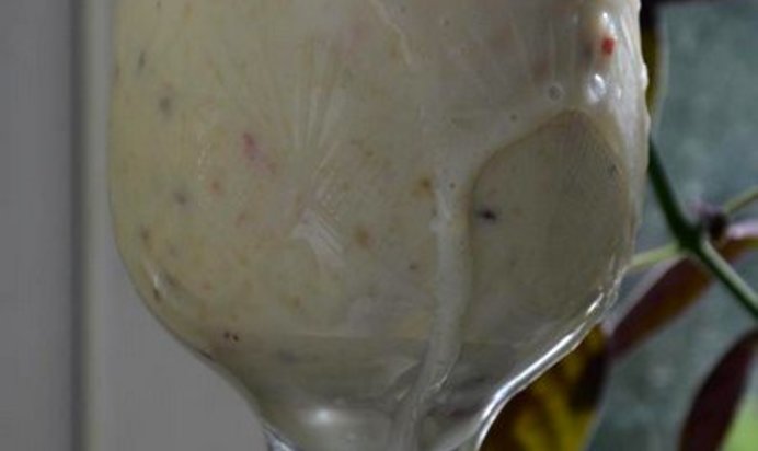 Коктейль молочный с бананом и крыжовником