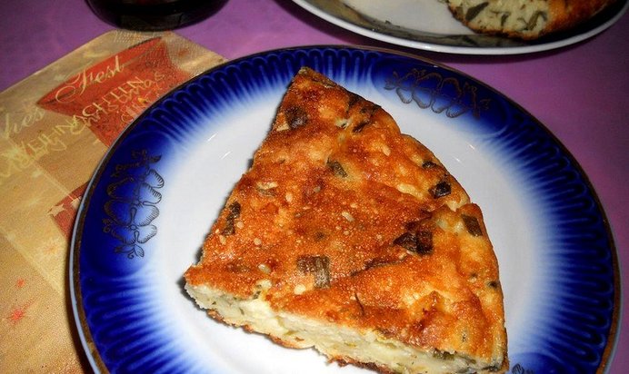 Запеканка из творога и сыра с зеленью