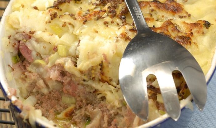 Запеканка из картофеля и лука-порея