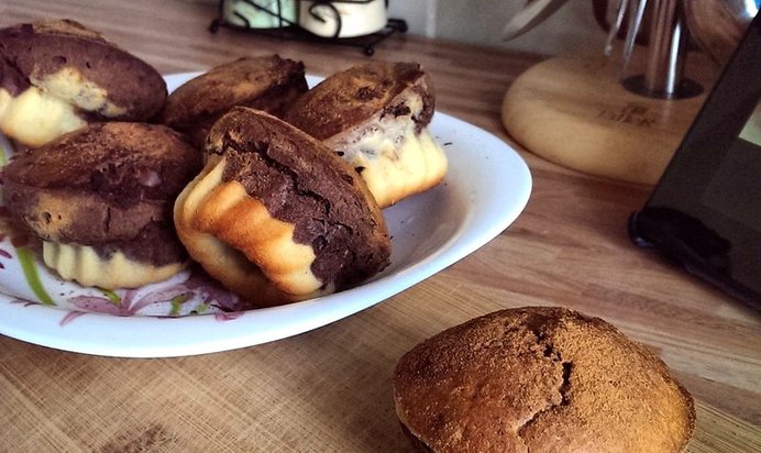 Кекс на кефире с изюмом и орехами