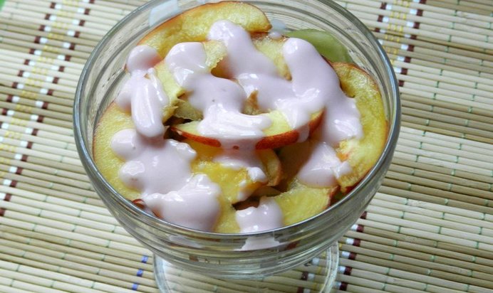 Фруктовый салат-коктейль с йогуртом