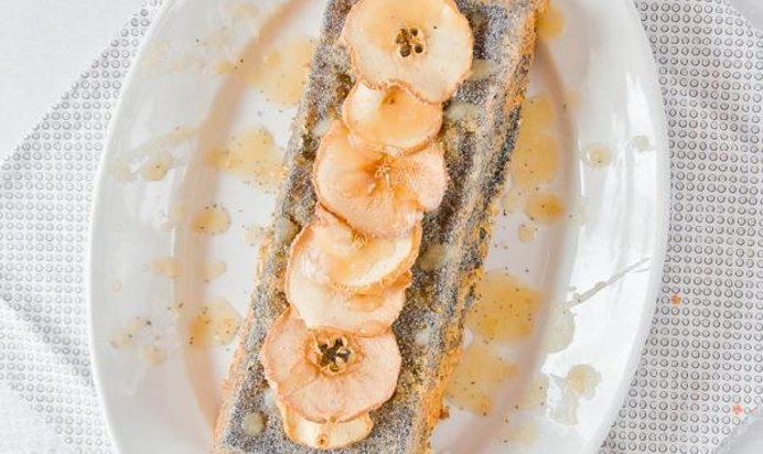 Кекс на оливковом масле с яблочным пюре и маком