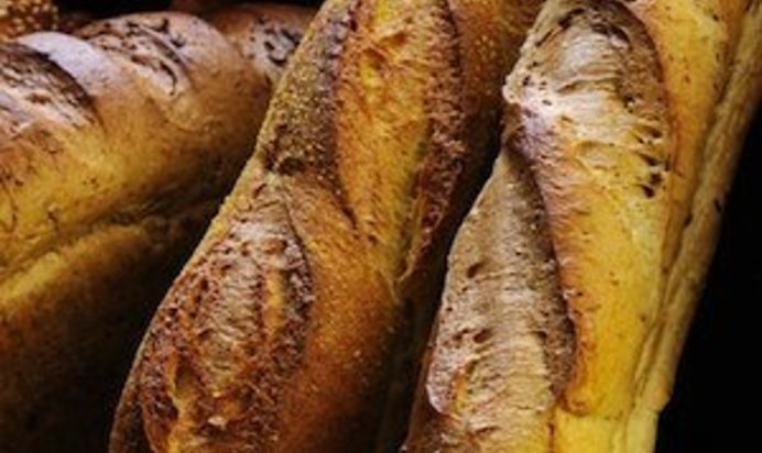 Постный хлеб с чесноком и кардамоном