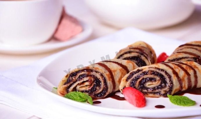 Блинчики с маковой начинкой и орехами