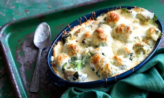 Брокколи под соусом Бешамель