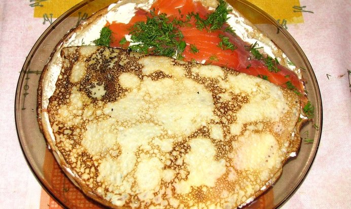 Блинный пирог с семгой