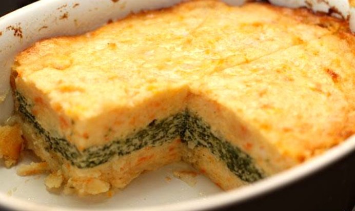 Картофельная запеканка с курицей и шпинатом