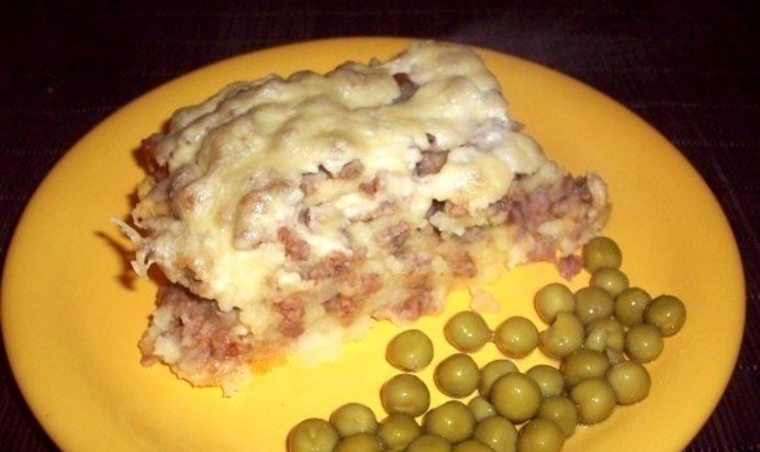 Запеканка из картофельного пюре и фарша