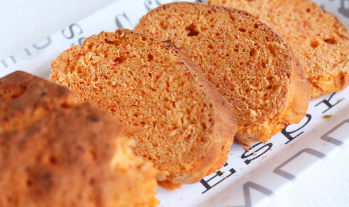 Красный хлеб с паприкой