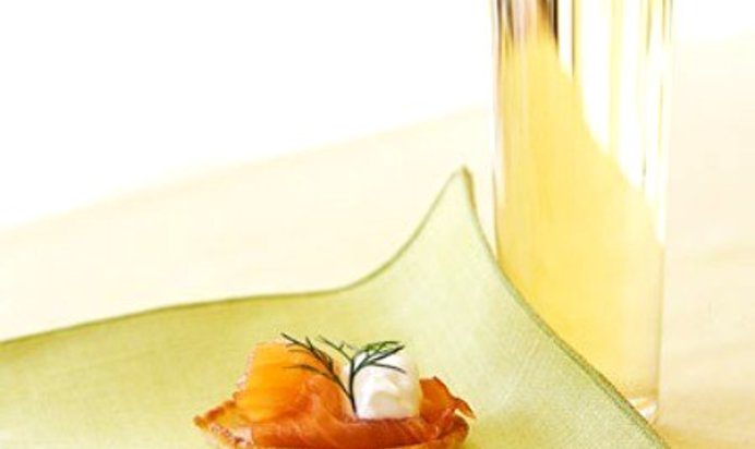 Блинчики с копченым лососем