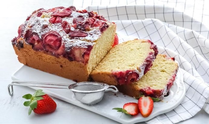 Кекс с клубникой, на кефире