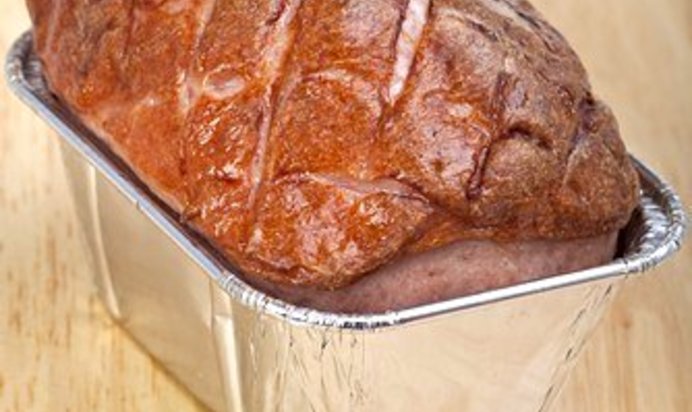 Французский мясной хлеб с черносливом и фисташками