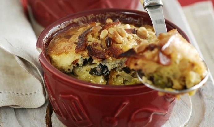 Запеканки-клафути с овощами и беконом