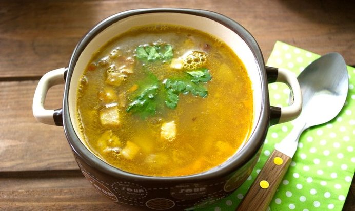 Гороховый суп с копченым салом