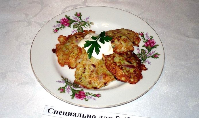 Кабачковые блинчики с куриным мясом