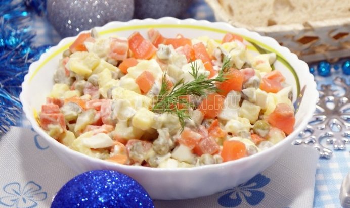 Салат Оливье с сёмгой