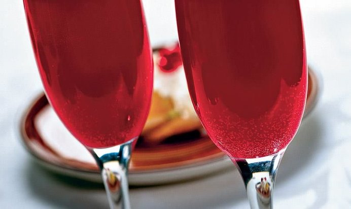 Игристый фруктовый коктейль