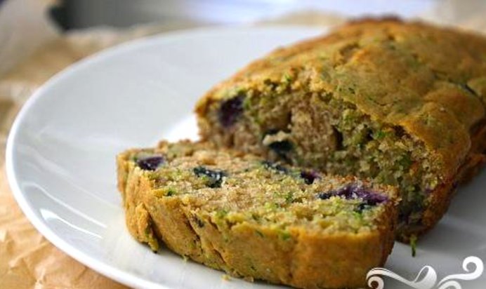 Черничный хлеб с цуккини