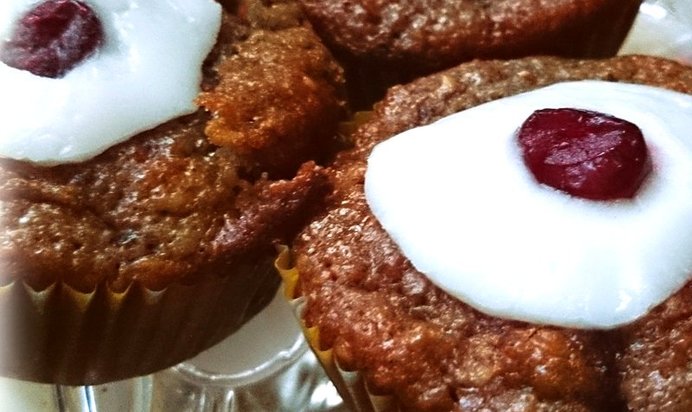 Лимонные маффины с черникой и сушенной клюквой