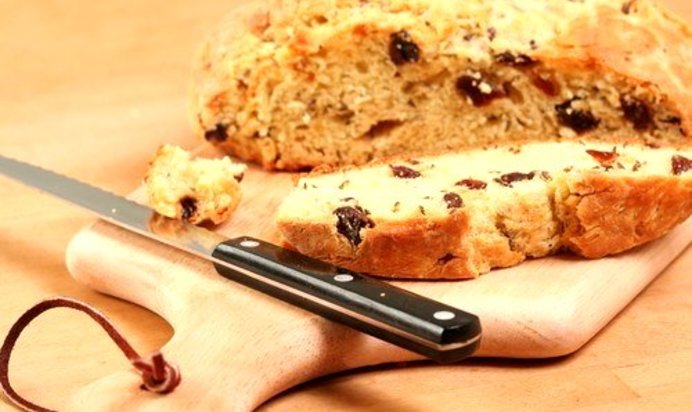 Итальянский сдобный хлеб с изюмом
