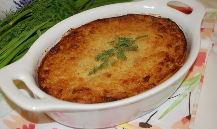 Запеканка из тертого картофеля с грудинкой