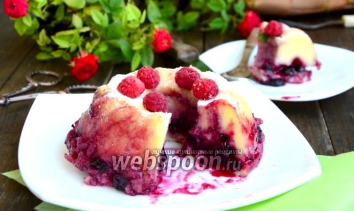 Творожный кекс с чёрной смородиной