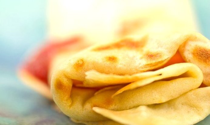 Французские блинчики с яблоками и изюмом