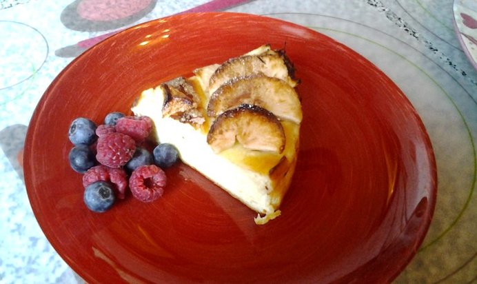 Творожная запеканка с манкой и яблоками